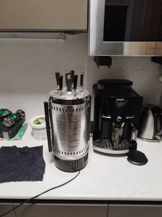 Продам элекрошашлычницу