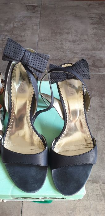 Обувки и сандали