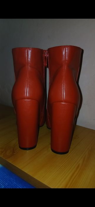 Pantofi cu toc gros