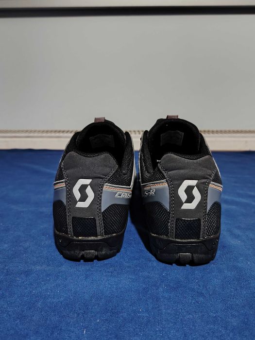 SCOTT Crus-R adidasi mtb, Cu plăcuțe SPD, mărimea 44, interior 28 cm.