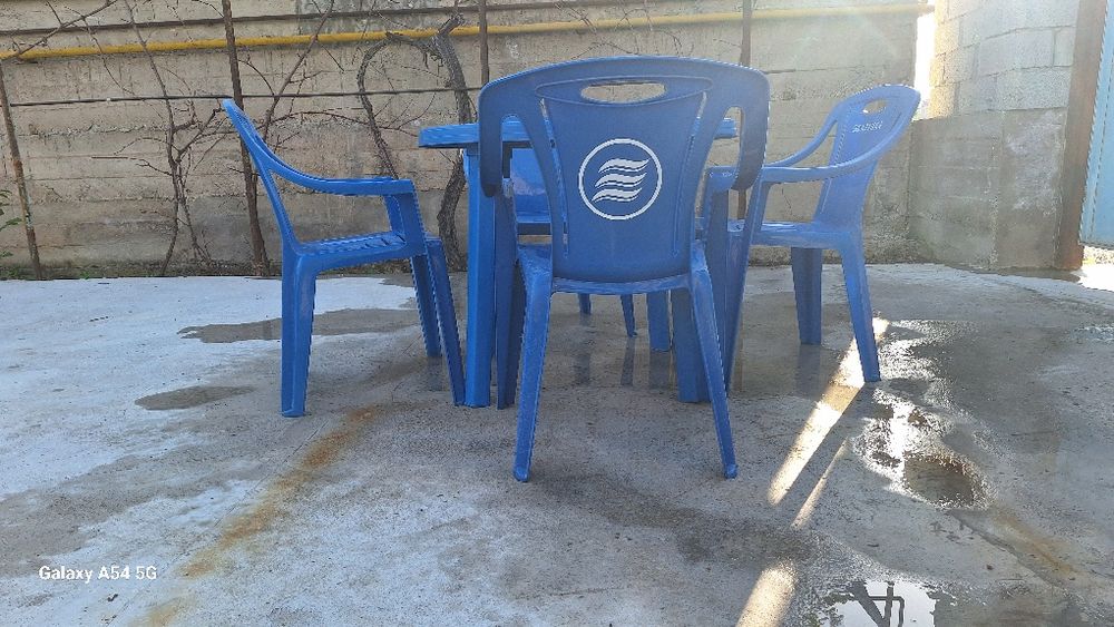 Пластиковые стол стуля