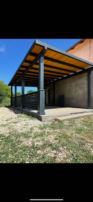 Vând terasă din lemn masiv