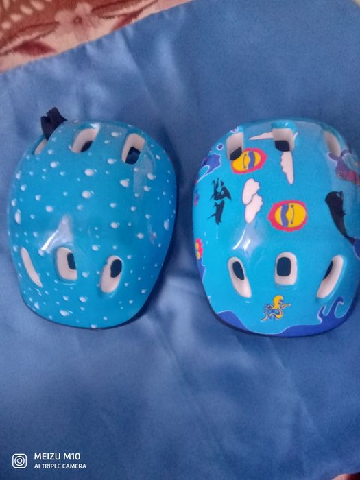 Каски детские. внизу пенопласт