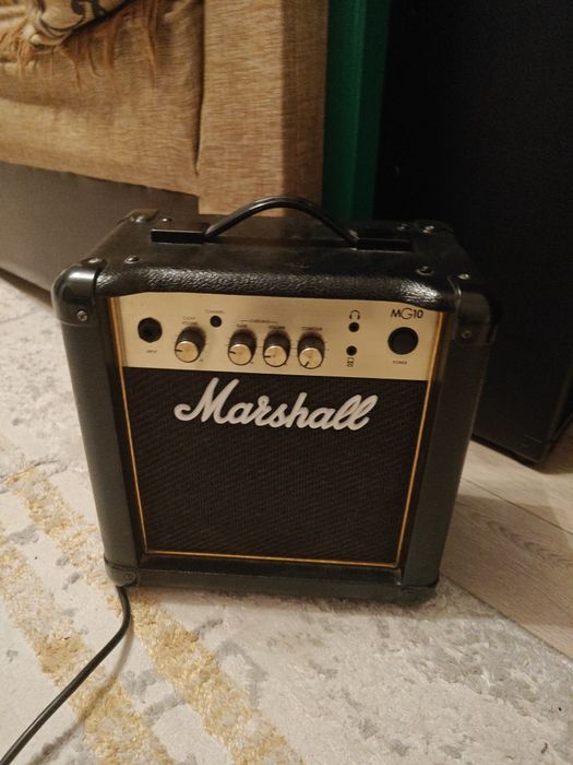 Marshall mg10 комбоусилитель
