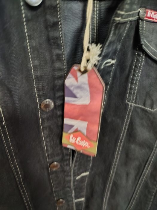 Vând geaca de blugi Lee Cooper