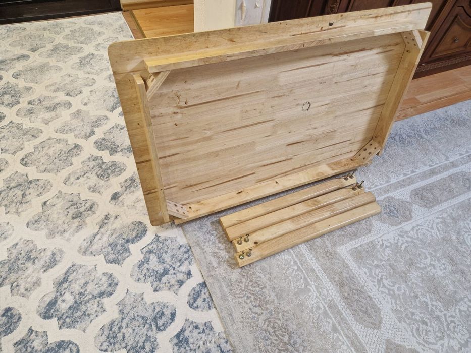 Стол со стульями