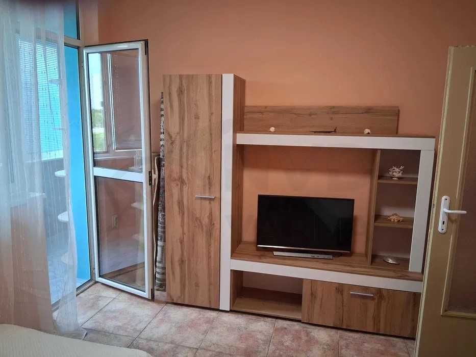 Дава се под наем Двустаен апартамент в Варна, Младост 1 - 60 кв.м за 448.8 € - Снимка #3