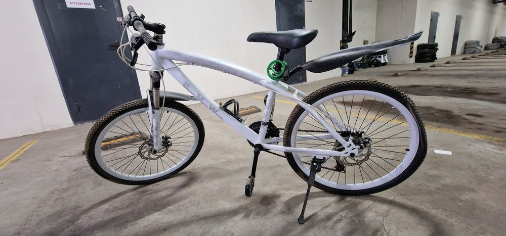 Велосипеды BMW, синий и белый