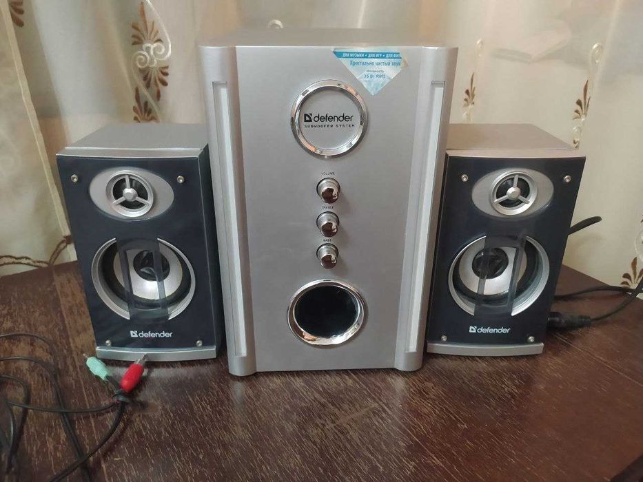 Два (иккита) сабвуфера -  Microlab M-890 и Defender Blaze 30