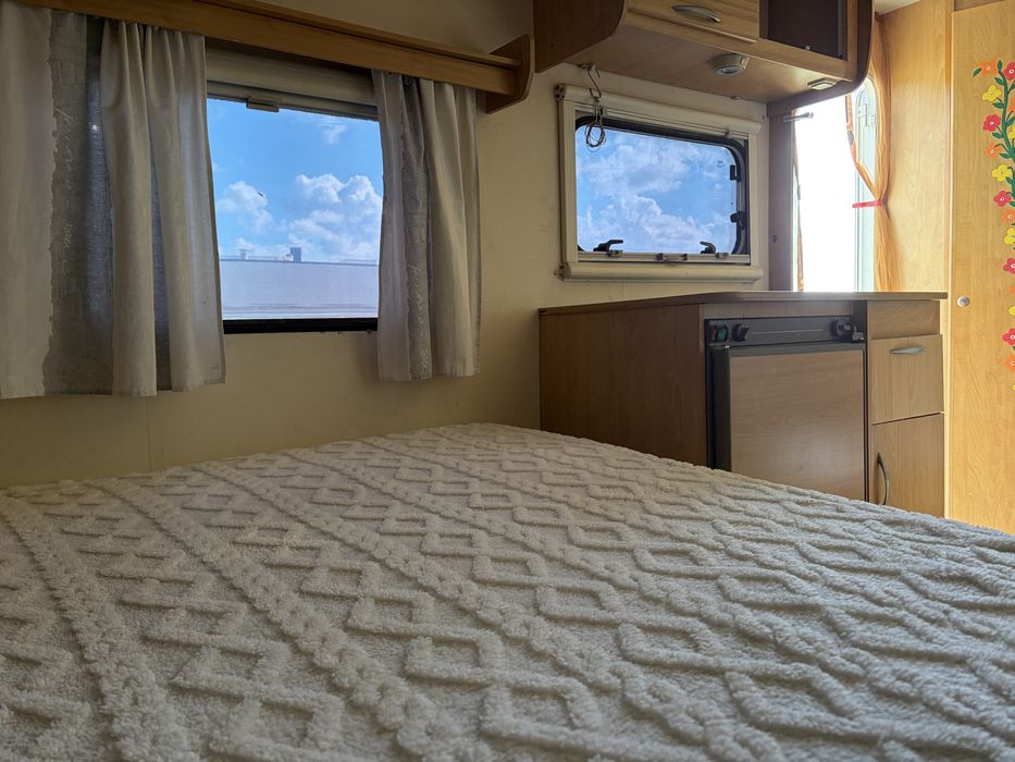 Rulotă Caravelair Antares Luxe 390 (An 2002) – Înmatriculată RO, FĂRĂ infiltrații, Ușoară (830 kg)
