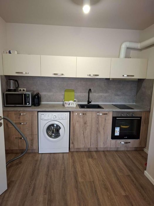 Дава се под наем Двустаен апартамент в Варна, Колхозен пазар - 65 кв.м за 598.23 € - Снимка #1