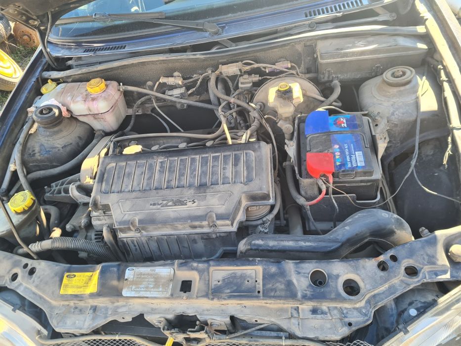 Форд Фиеста 1.3 Ford Fiesta 1.3 на части