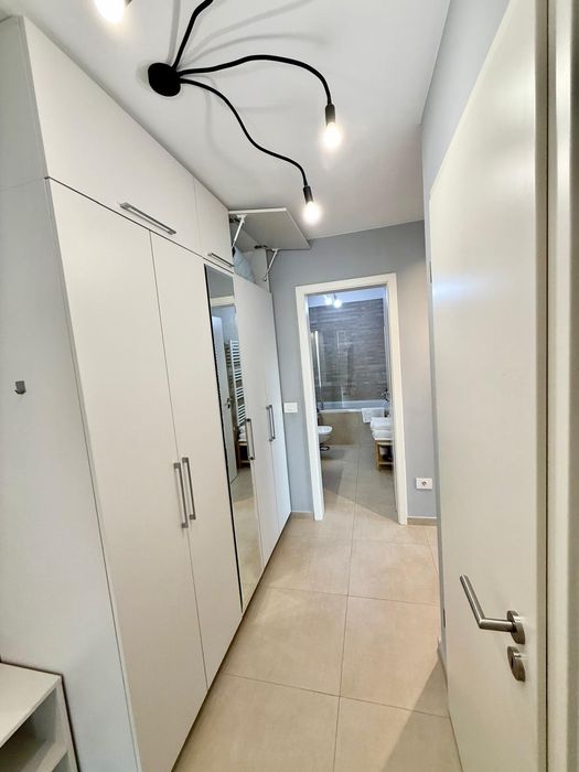 Inchiriez apartament cu 3 camere situat in complexul Coresi Kasper,Brasov
