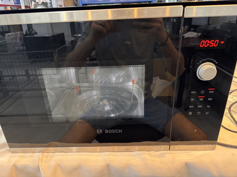 Cuptor de microunde Bosch BEL524MS0 cu eroare e3