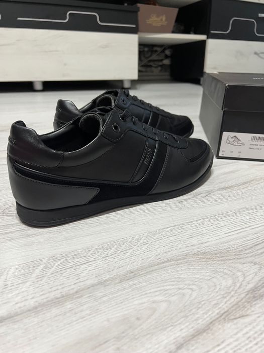 Нови обувки Boss