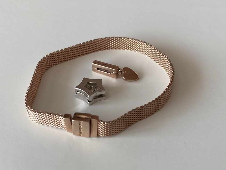 Комплект Pandora: Гривна Rose + 2 талисмана