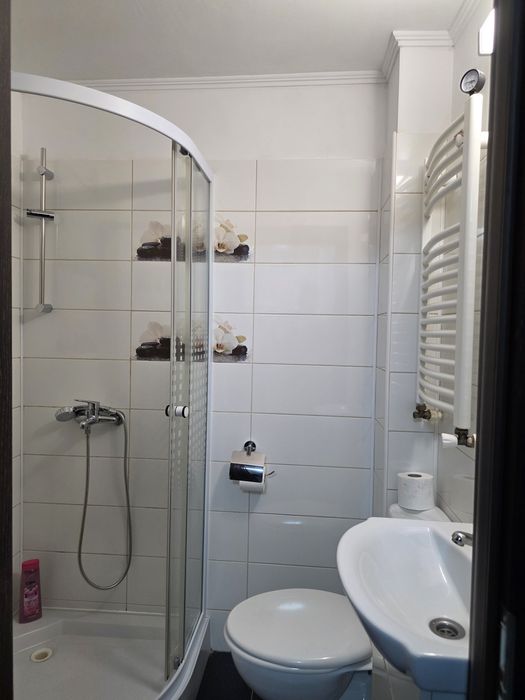 Inchiriez garsoniera cu 2 camere in regim hotelier Slatina