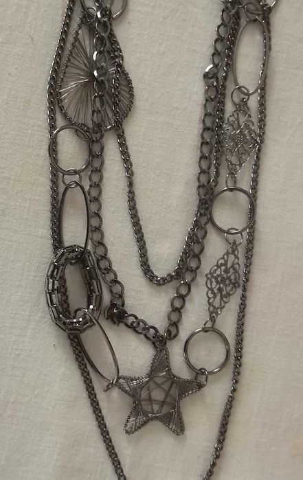 Дамски бижута - сребърни и позлатени верижки, други колиета