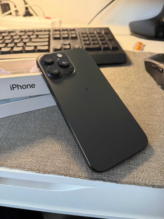 iPhone 16 Pro Max / 96% / Black / Cutie + Cablu încărcător / 3 huse