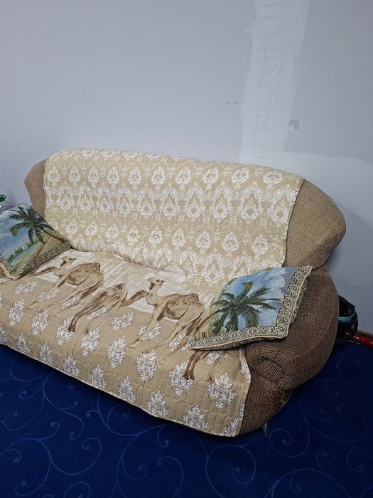 Срочно продаётся диван