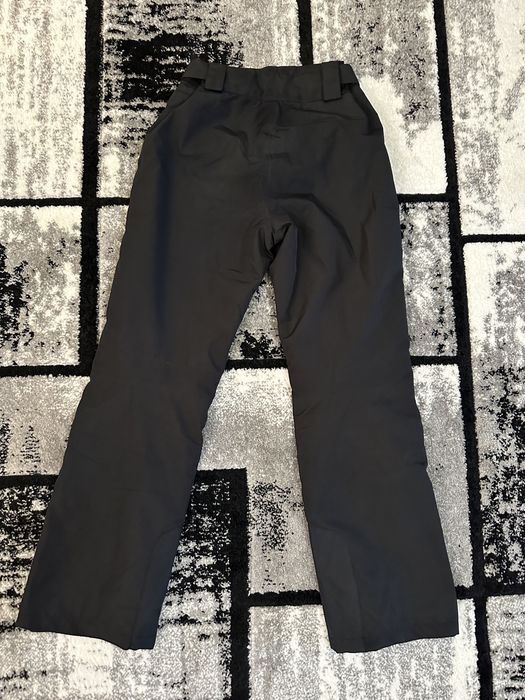 Haine ski snowboard femei (geaca/pantaloni/casca/ochelari)