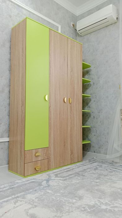 Мебел на заказ витрина магазин