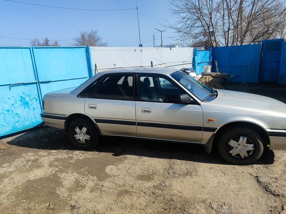 Автомобиль Мазда