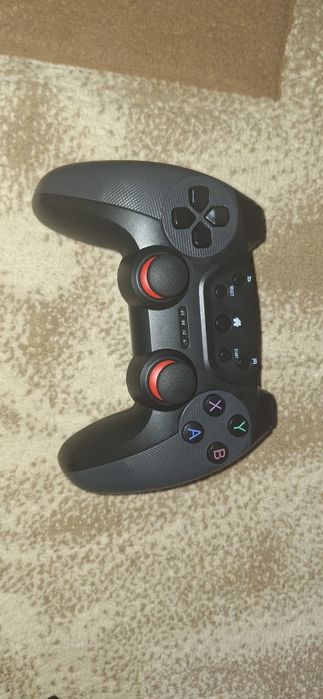 Consola de jocuri cu doua controlare