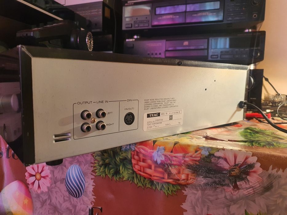 se vinde deck teac v 210 de colecție