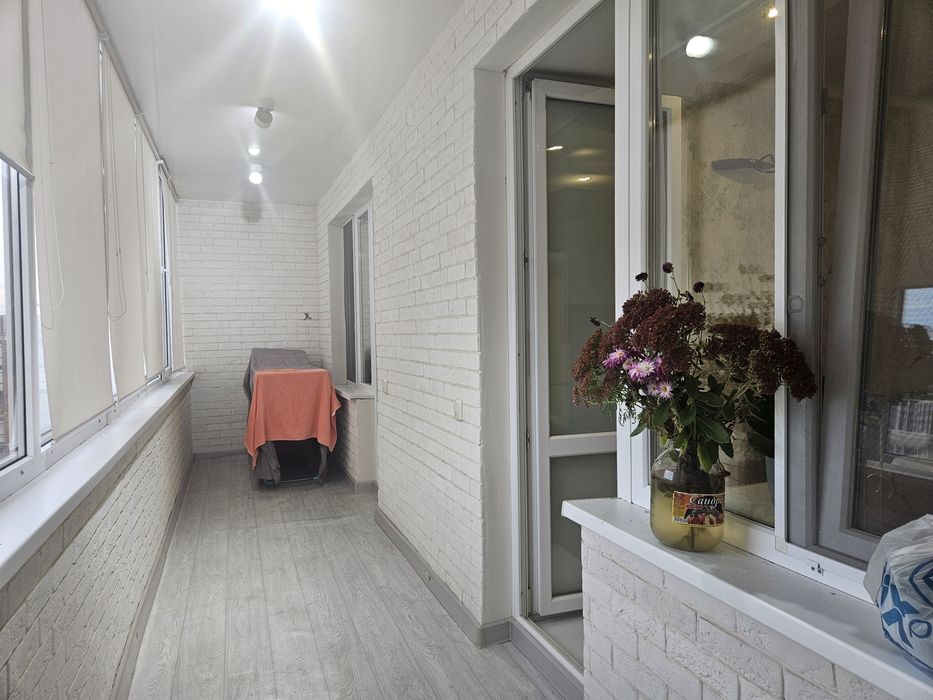 Продаётся 3х ком квартира микр Женис 100м²