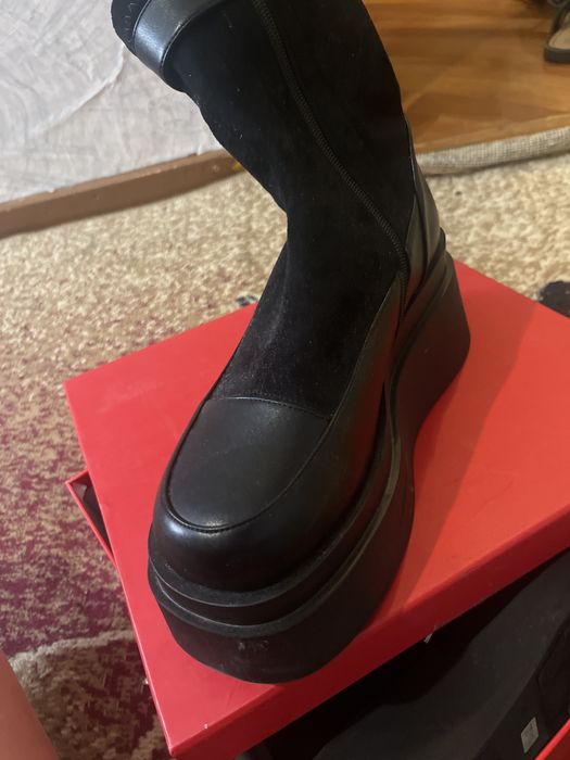 Продам        обувь  срочно в свызи с перездом