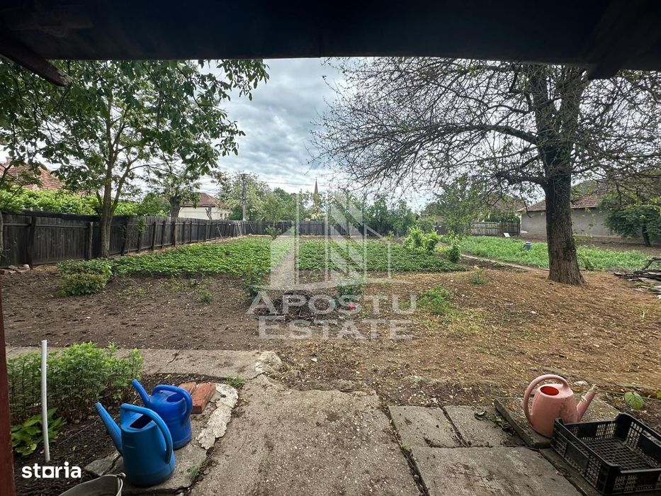 Casa cu teren de vanzare in Zimandu Nou