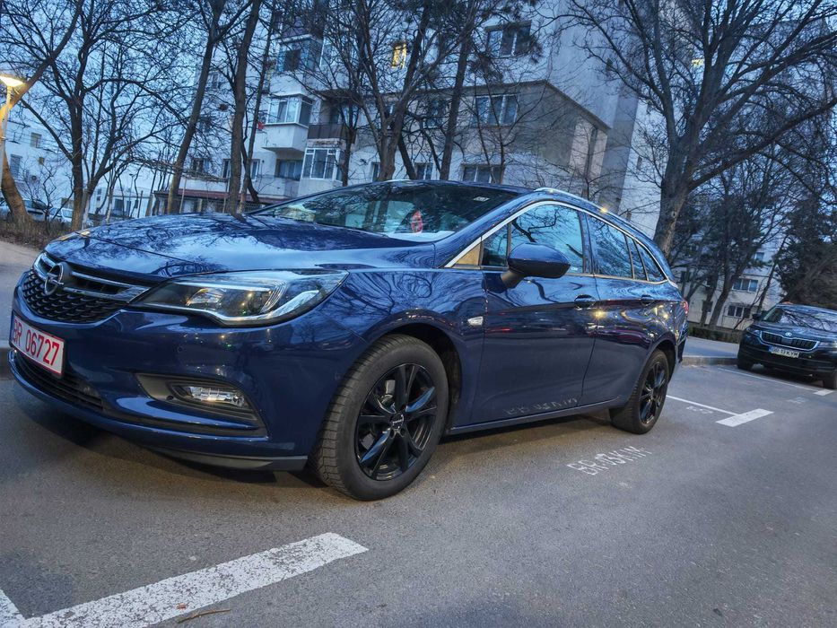 Vând Opel Astra K an fabricație 2016