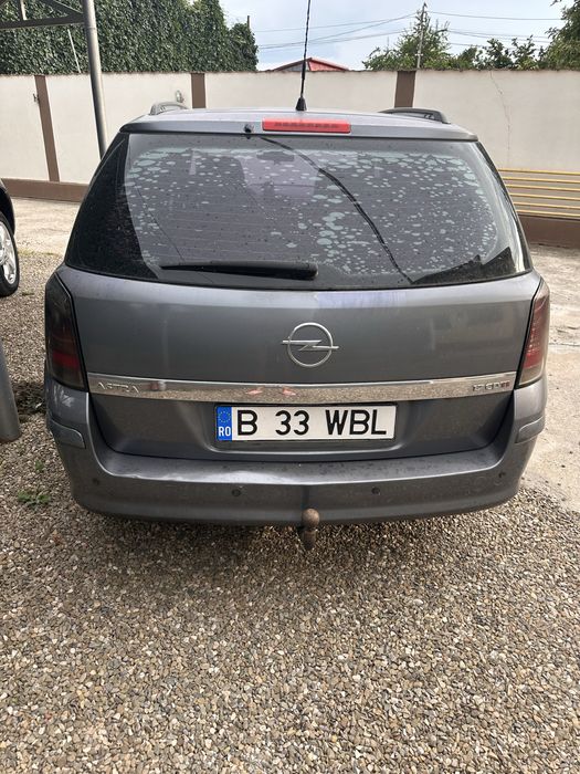 Vand Opel Astra Station Wagon . Pretul nu este negociabil.Masina se afla in Ploiesti.Toate actele valabile,CFvanz+cump.nu raspund telefonic,doar mesaj