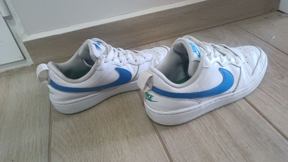 Маратонки NIKE 36.5