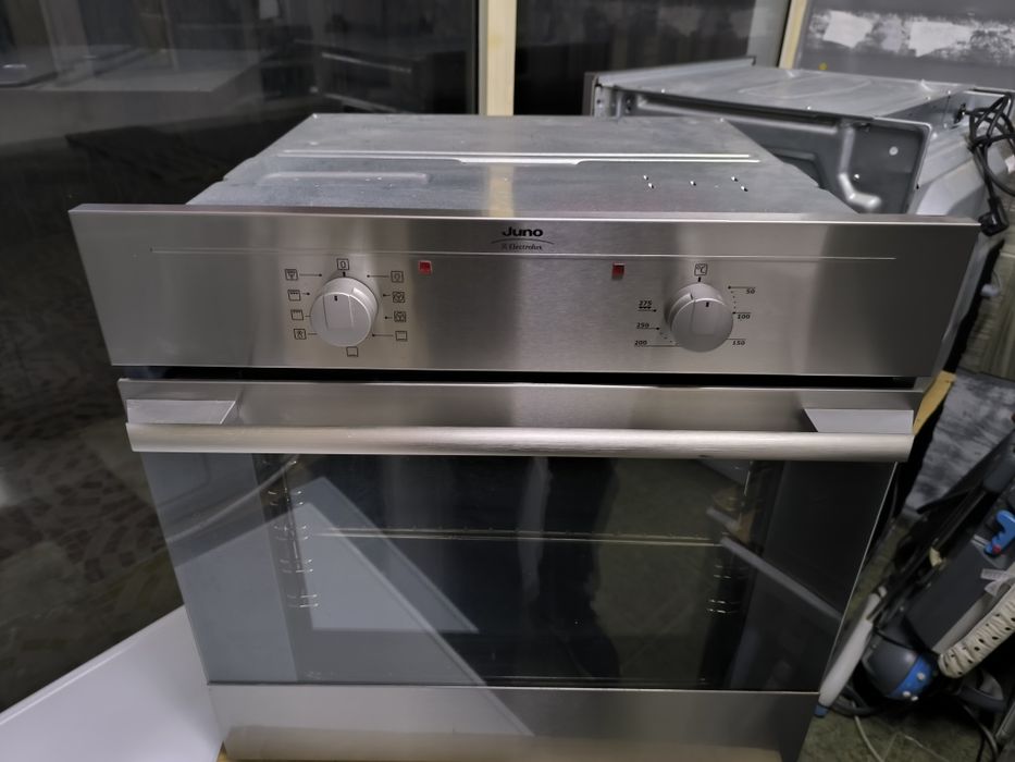 Фурна JUNO Electrolux - JOB 50000 X - 9 функции с вентилатор.