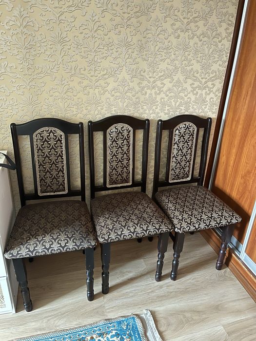 Стол стулья аяктары алынып салынады