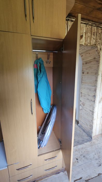 Продам шкаф в прихожую