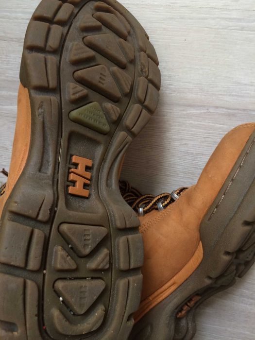 Топли и удобни обувки НН.