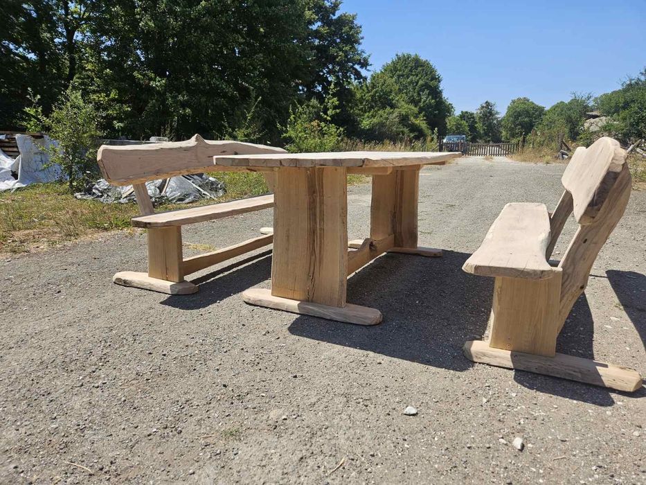 Маса с пейки дървени