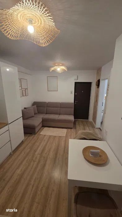 Apartament 2 camere, etaj intermediar, zona Porii, Floresti — fotografia 3