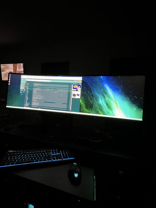 Dell UltraSharp U4919DW Curved 49”