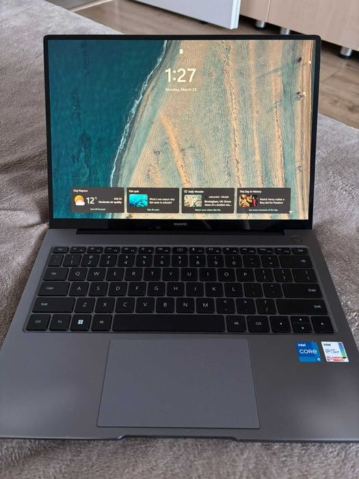 Laptop frumos, rapid si cu personalitate