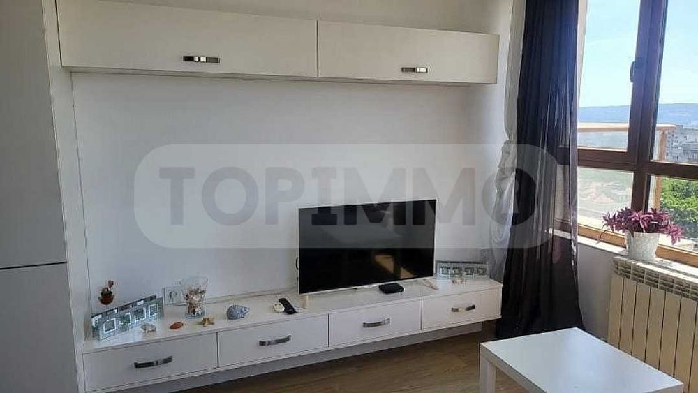 Дава се под наем Тристаен апартамент в Варна, Чаталджа - 160 кв.м за 1196.97 € - Снимка #1