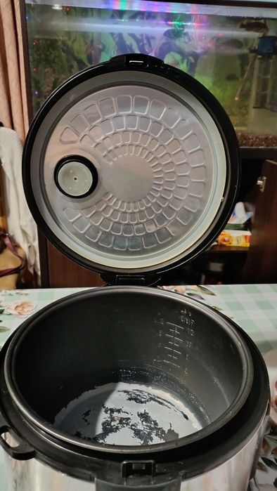 Мультиварка  rebmond