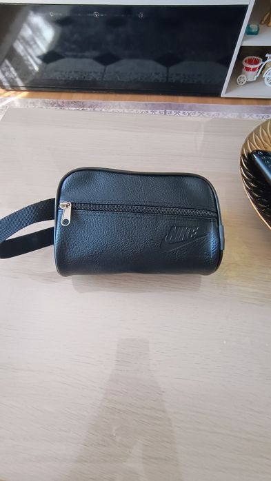 Borsetă pentru el și ia