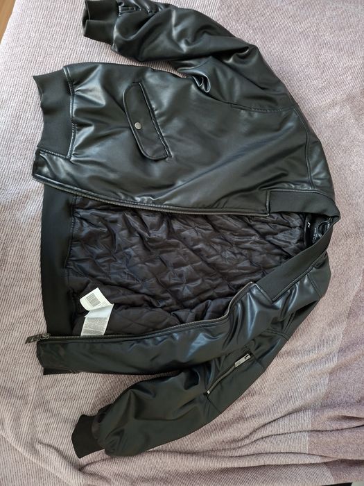 Geaca neagra,piele ecologica, unisex, marime M