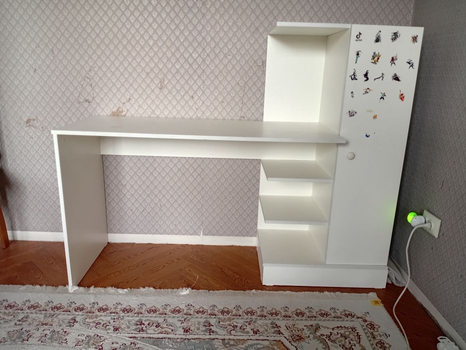 Стол с полками срочно