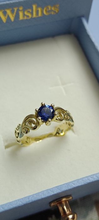 Кольцо золото натуральный сапфир