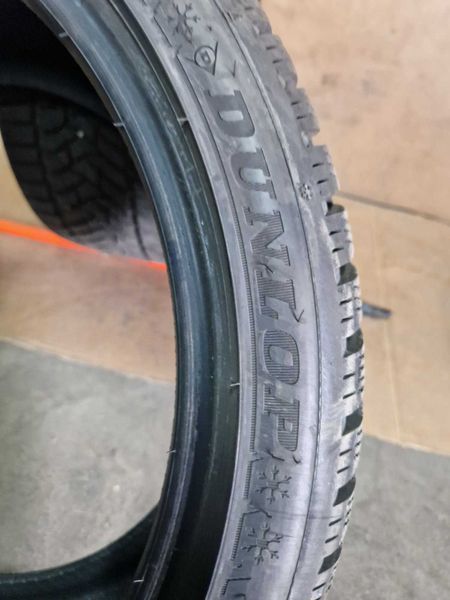 2 Dunlop R18 225/40/ 
зимни гуми DOT3820